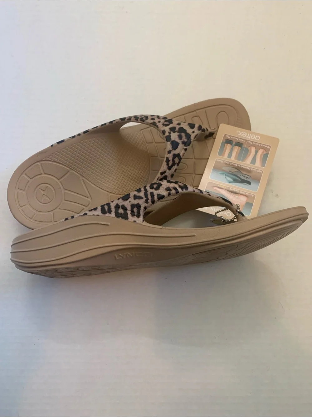 Aetrex Orthotic Flips Sandals in Leopard Print Women’s Size 9 NWT - Picture 7 of 7
